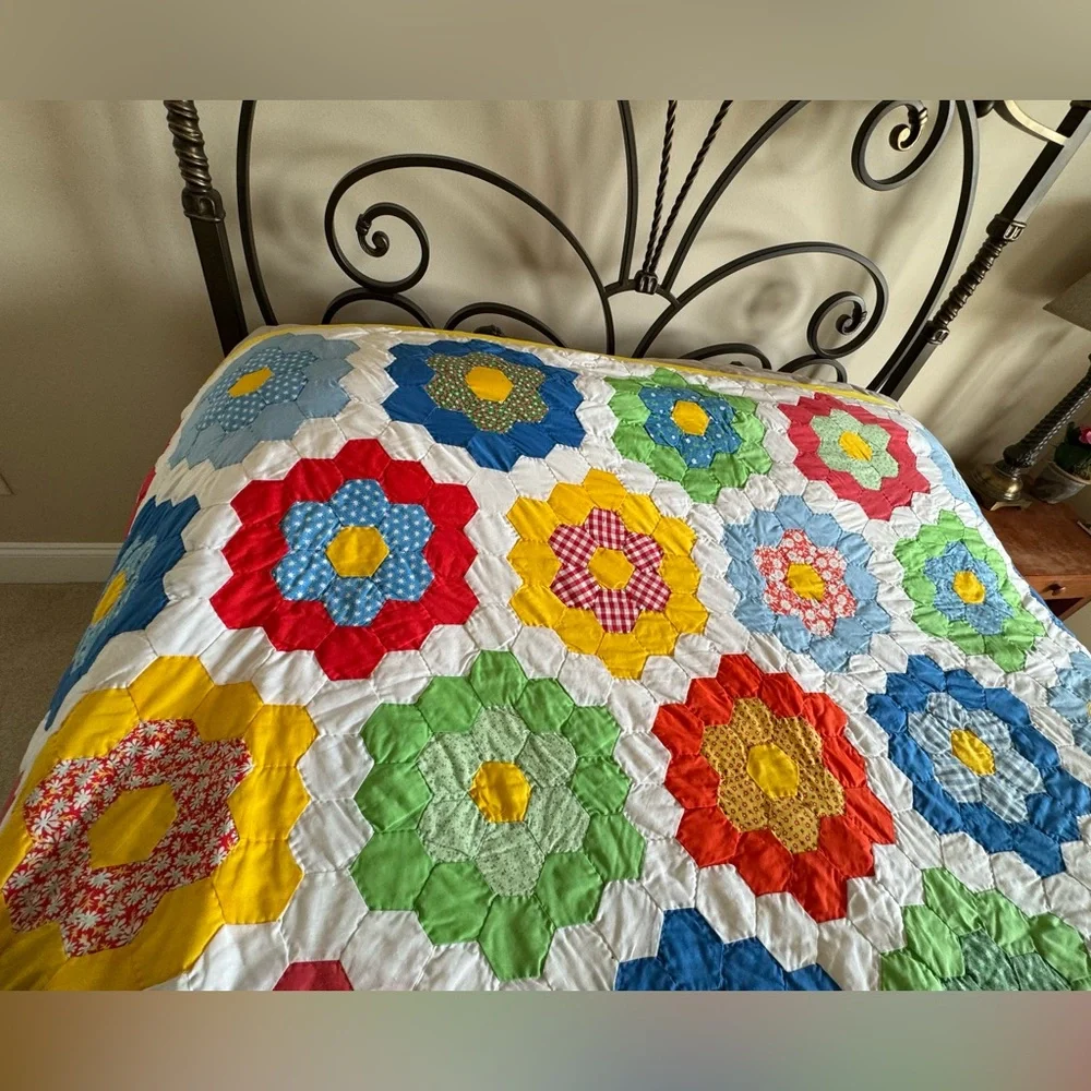 Rare Vintage 1920’s Grandmother’s Flower Garden Hand Stitched 92”x72” Quilt